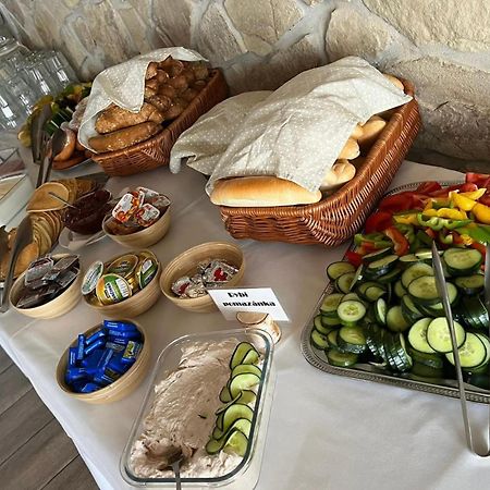 Wellness Penzion Marta Kuklík Exteriör bild